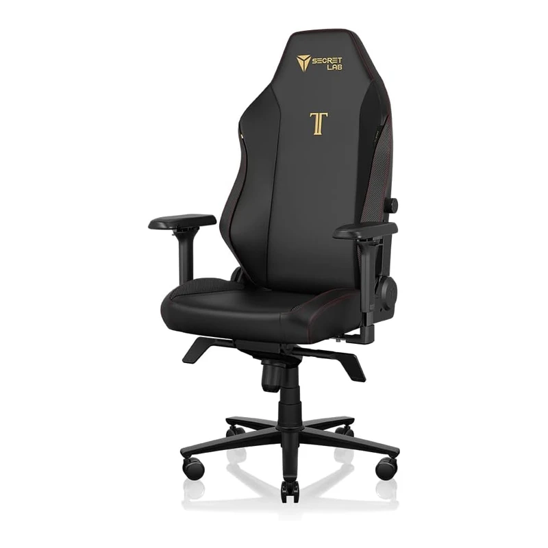 Secretlab Titan Evo Gaming Chair used by Caedrel